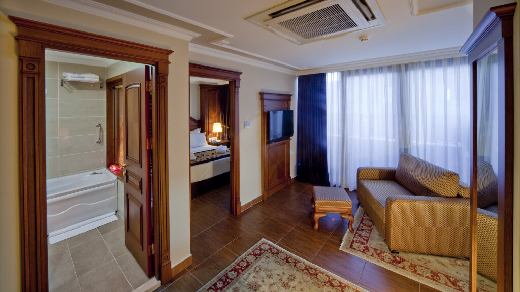 GLK PREMIER The Home Suites & Spa - Boutique Class 17
