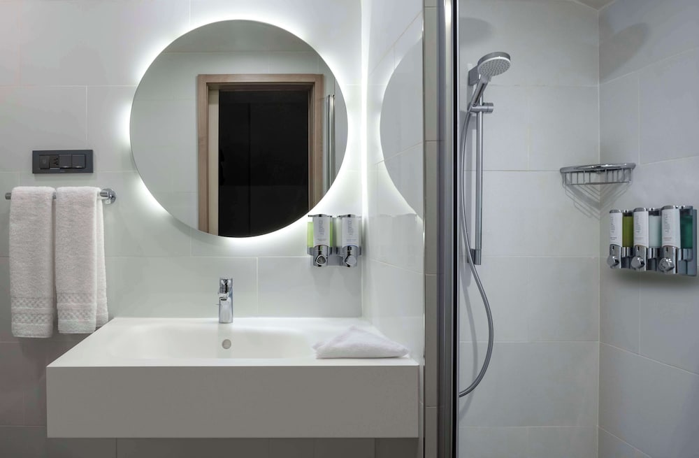Hampton By Hilton Istanbul Merter 10
