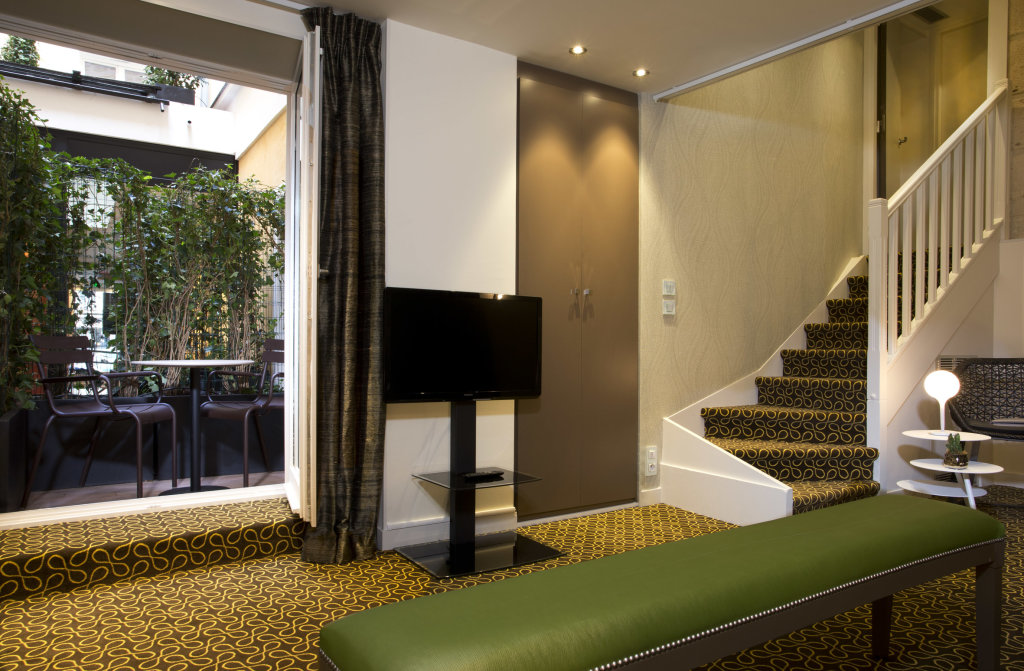 Hotel Atmospheres 13
