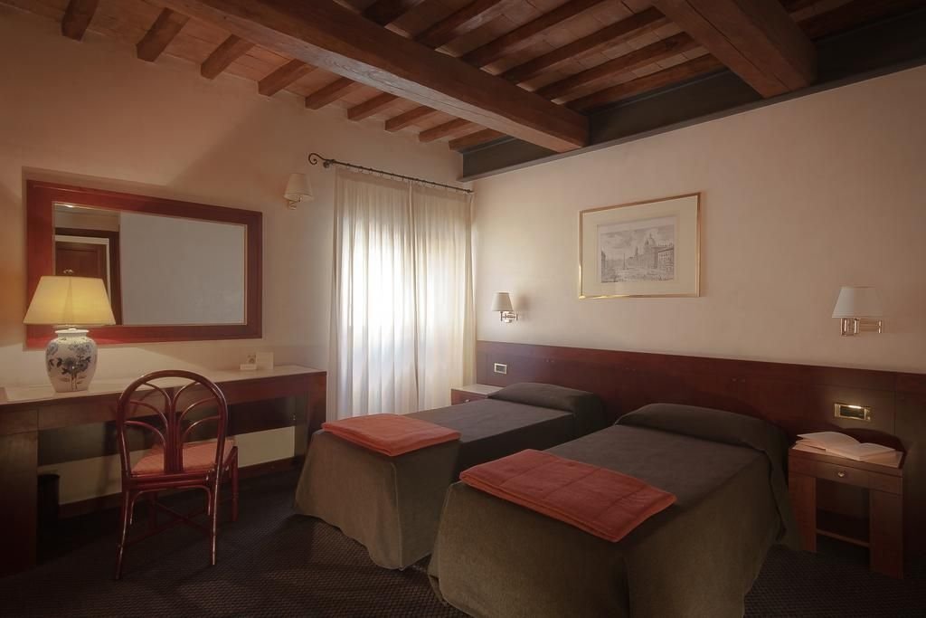 Hotel Accademia 19