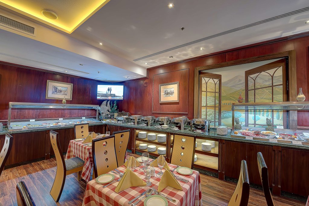 Golden Tulip Deira 14