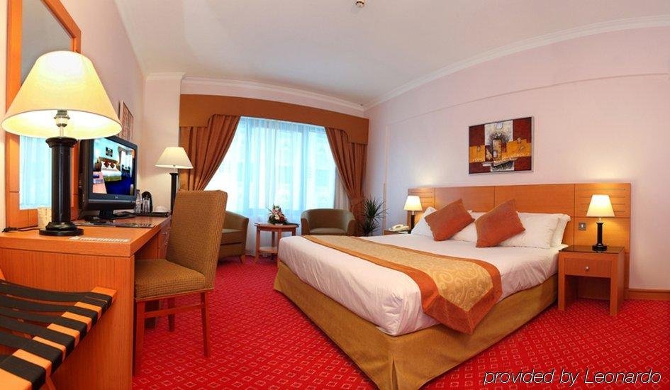 Golden Tulip Deira 6