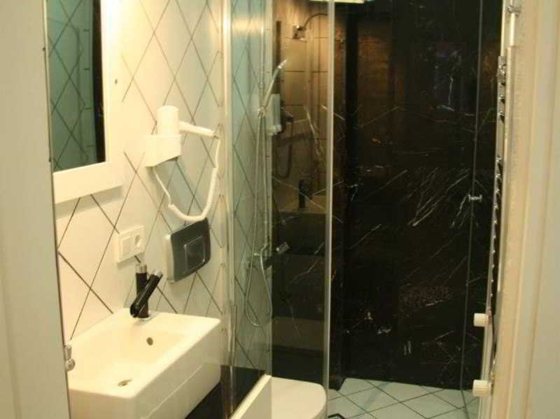 Metro Suites Taksim 21