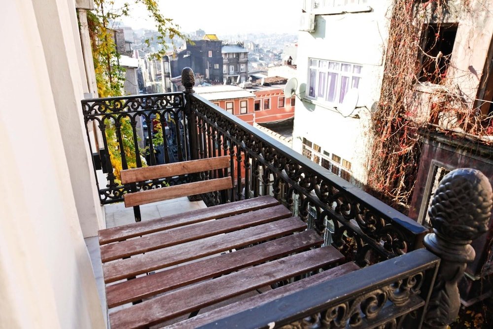 Metro Suites Taksim 22