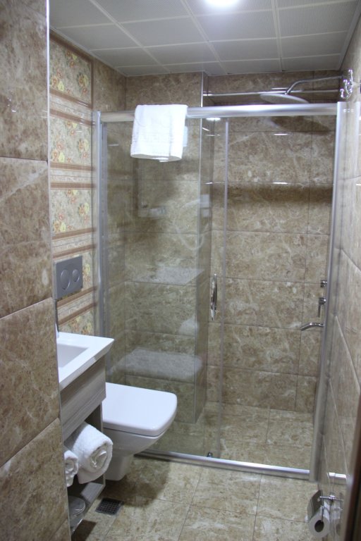 Kaya Madrid Hotel 8
