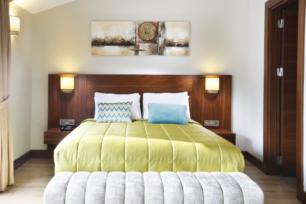 The White Orient Hotel 15