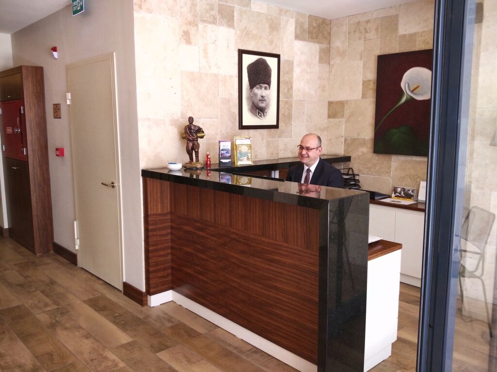 The White Orient Hotel 24