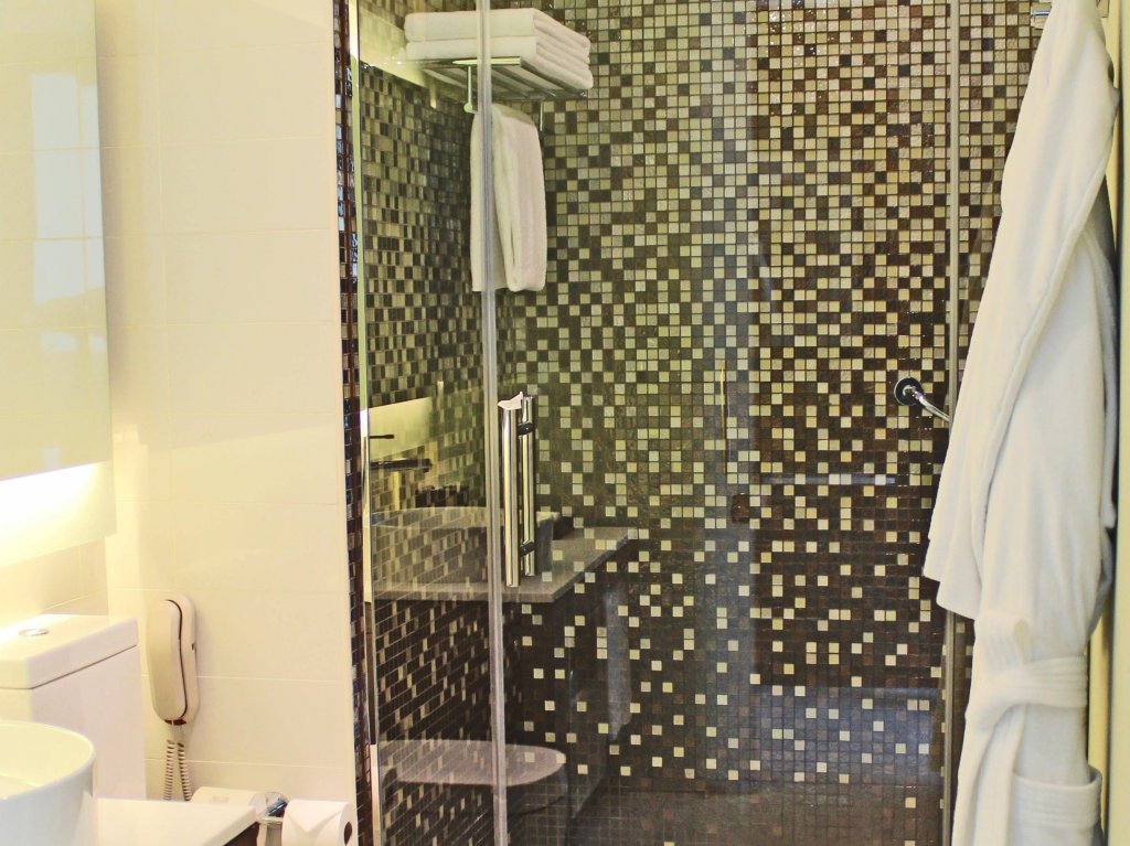 Hyatt Place Dubai Al Rigga 7