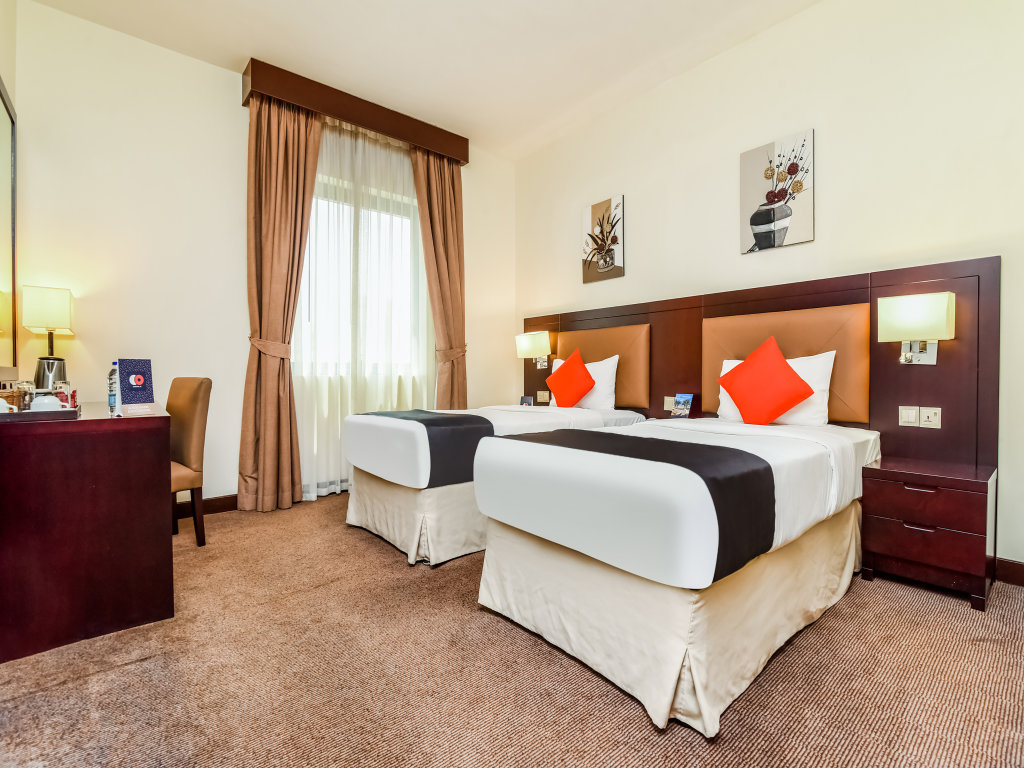 Landmark Summit Hotel 14