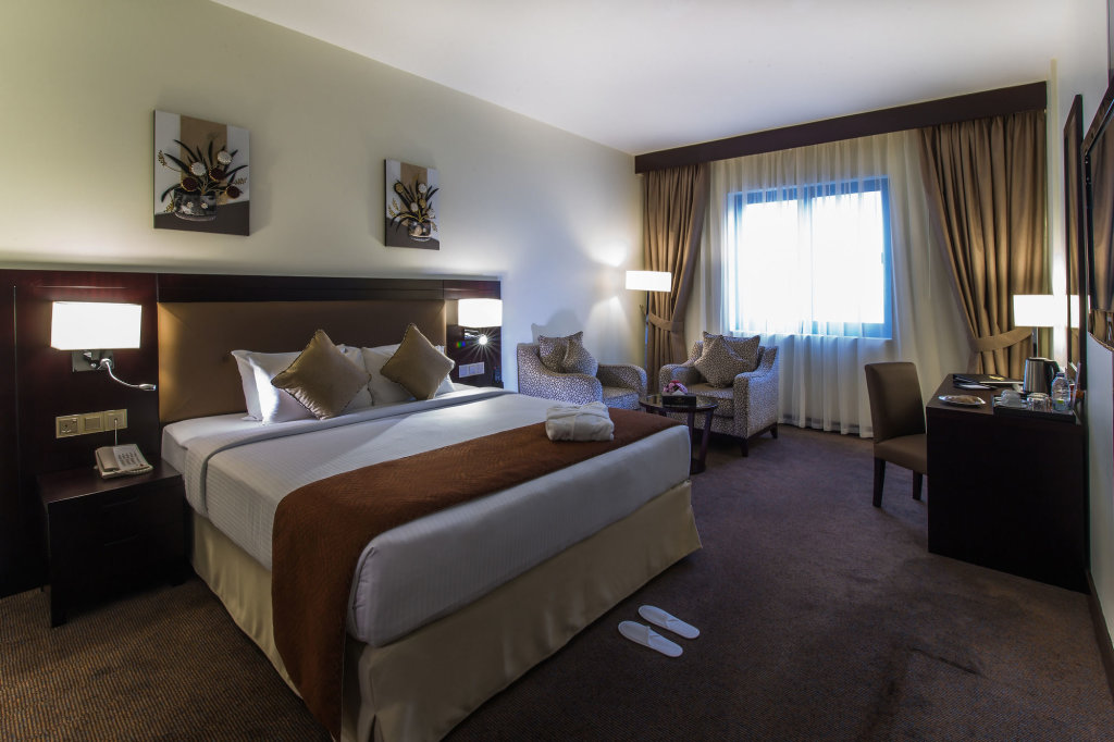 Landmark Summit Hotel 15