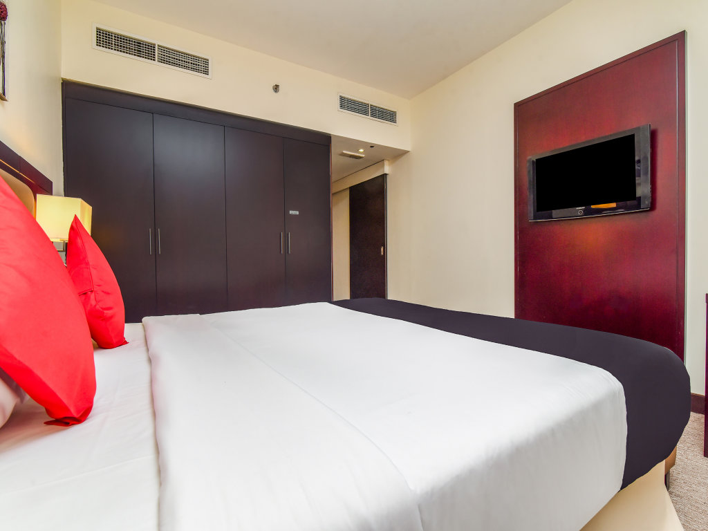 Landmark Summit Hotel 17
