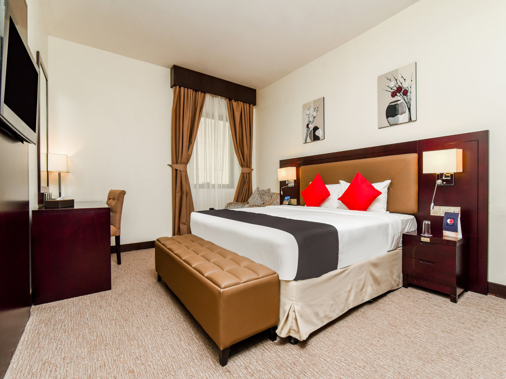 Landmark Summit Hotel 24