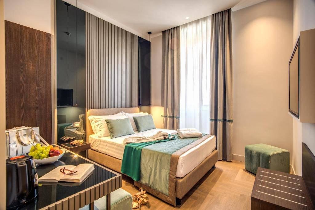 Hotel 77 Seventy-Seven 13