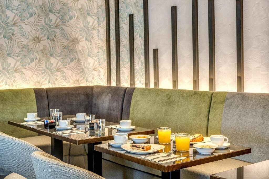 Hotel 77 Seventy-Seven 14