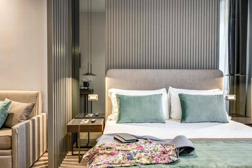 Hotel 77 Seventy-Seven 15
