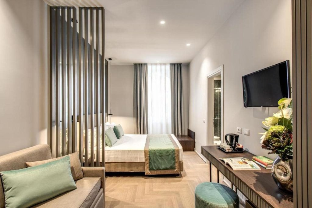 Hotel 77 Seventy-Seven 2