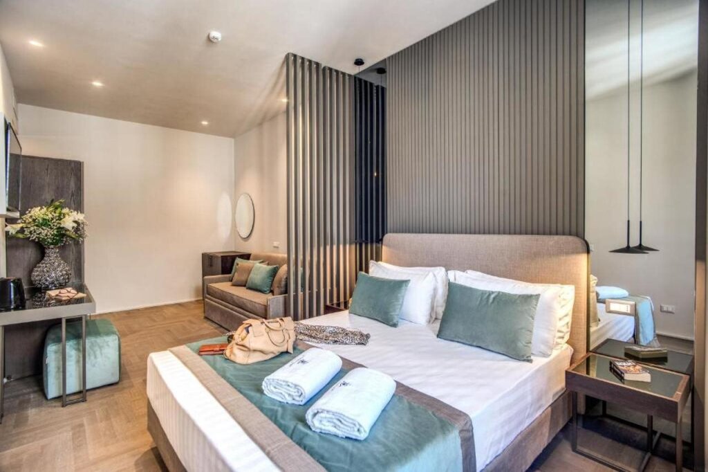Hotel 77 Seventy-Seven 3