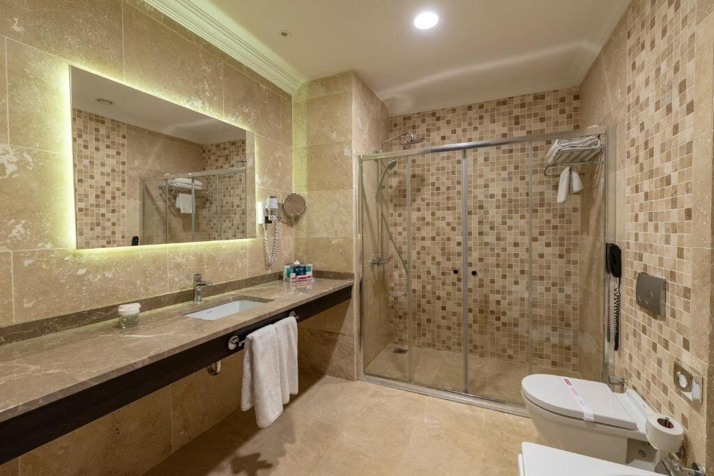 Ramada Hotel & Suites by Wyndham Istanbul Merter 4