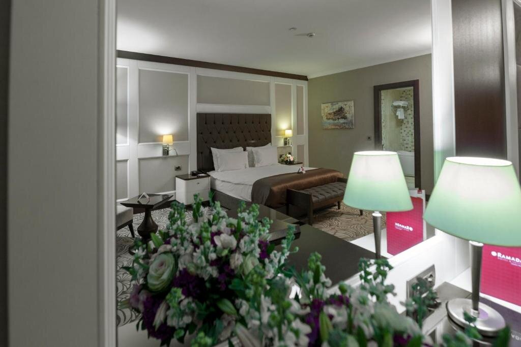 Ramada Hotel & Suites by Wyndham Istanbul Merter 9