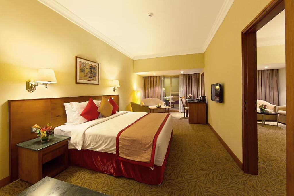 Lotus Grand Hotel 6