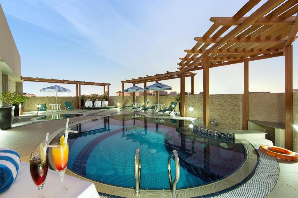 Lotus Grand Hotel 9