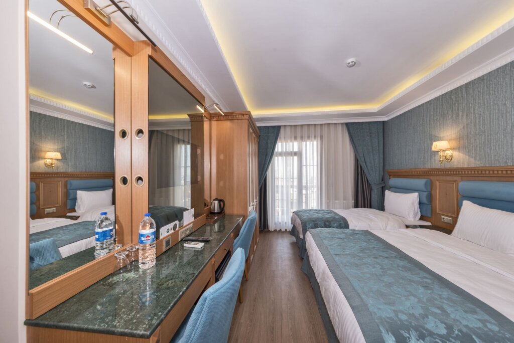 Magnaura House Hotel 1