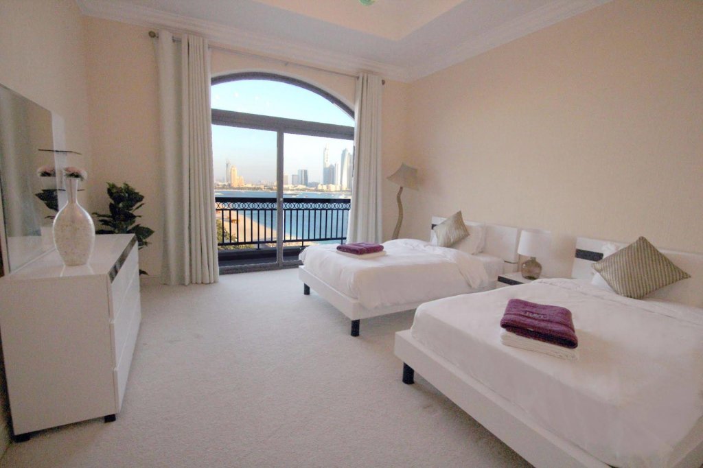 Fairmont The Palm 2
