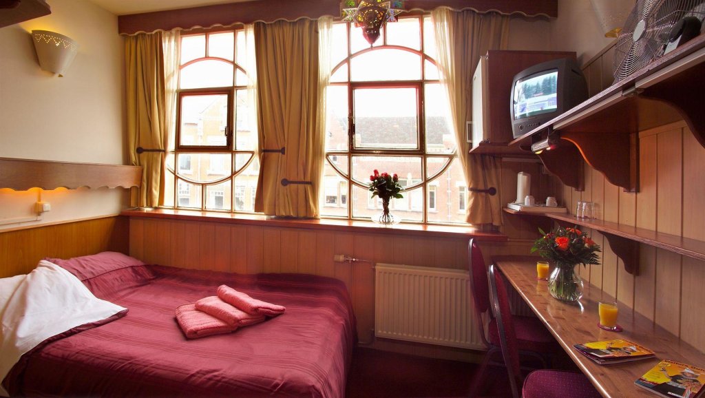 Nadia Hotel Amsterdam 8
