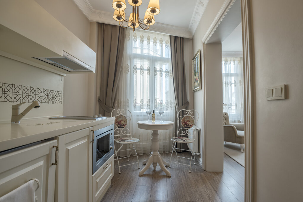 Louis Appartements Galata 9