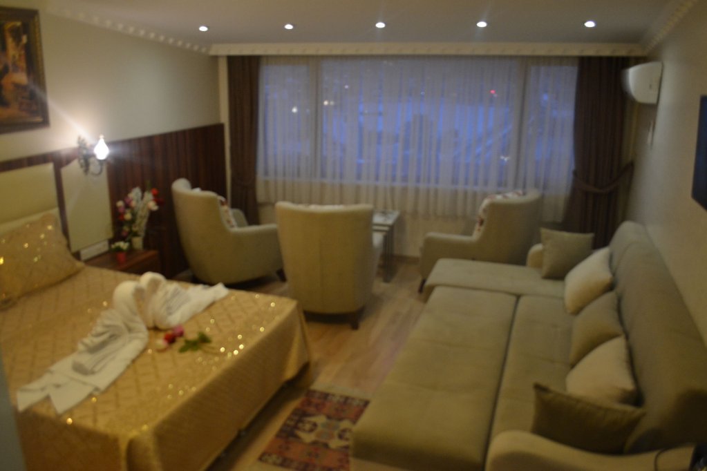 Peradise Hotel 3