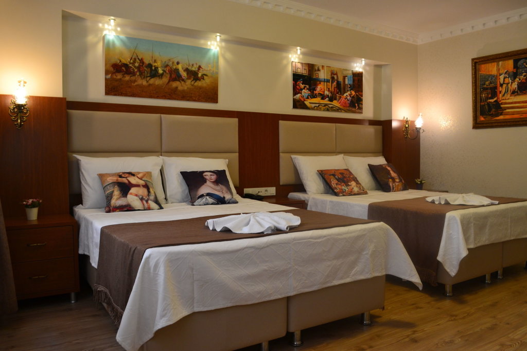Peradise Hotel 4