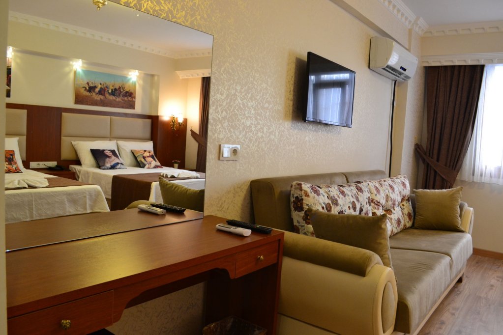 Peradise Hotel 6