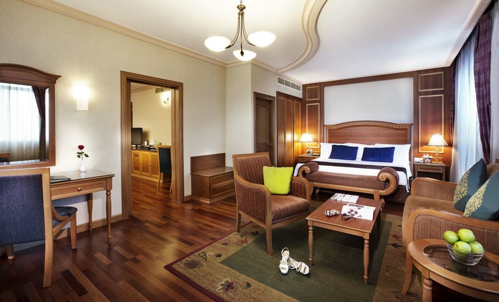 Avenue Hotel 24