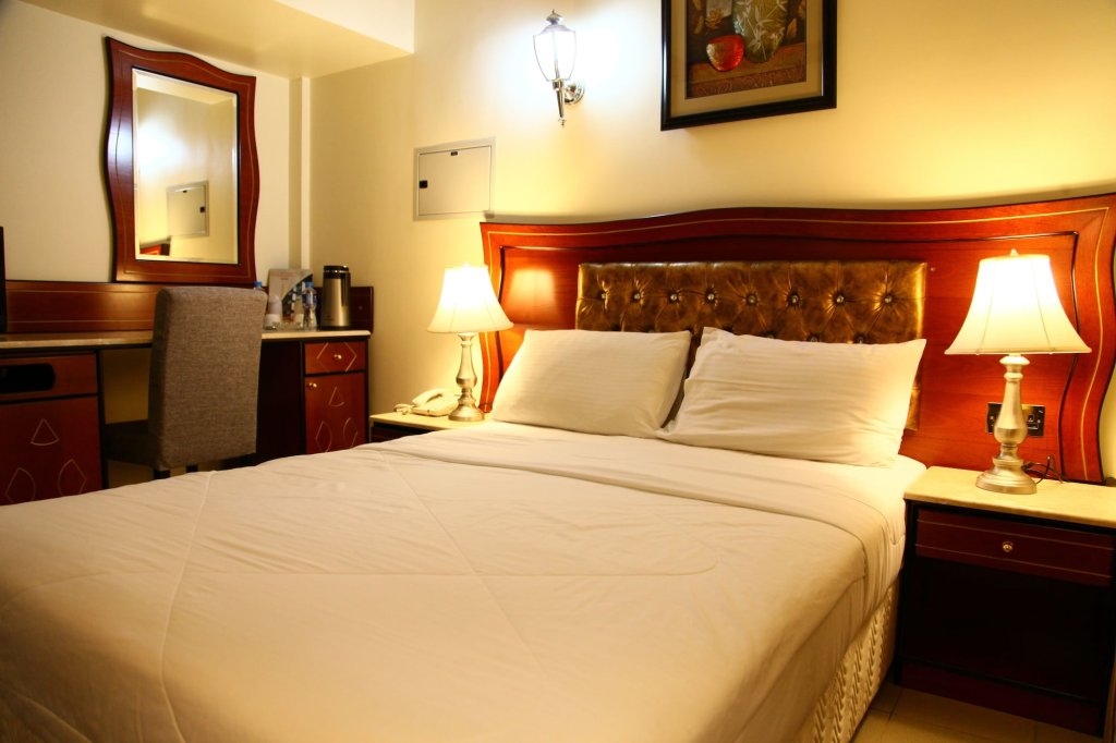 Saffron Hotel 16