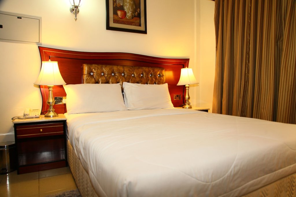 Saffron Hotel 17