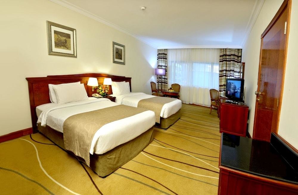 Excelsior Hotel Downtown 3