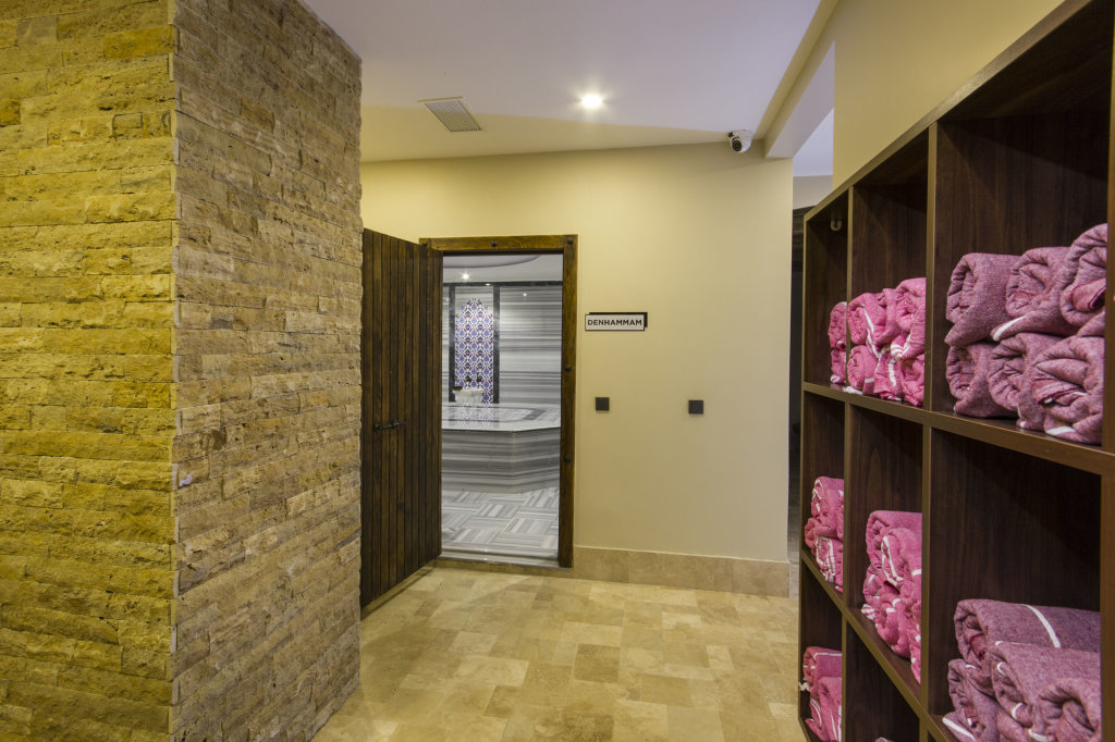 Dencity Hotel 18