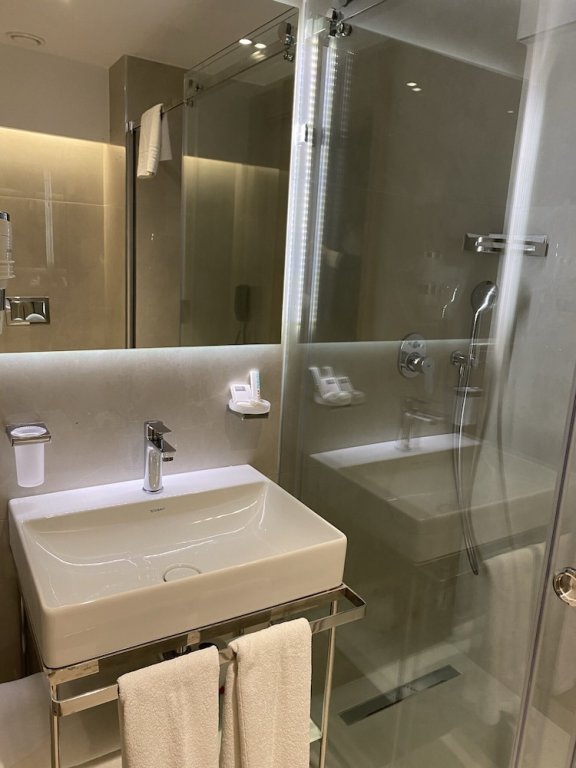 Lady Diana Hotel 11