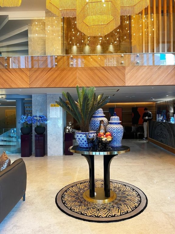 Lady Diana Hotel 16