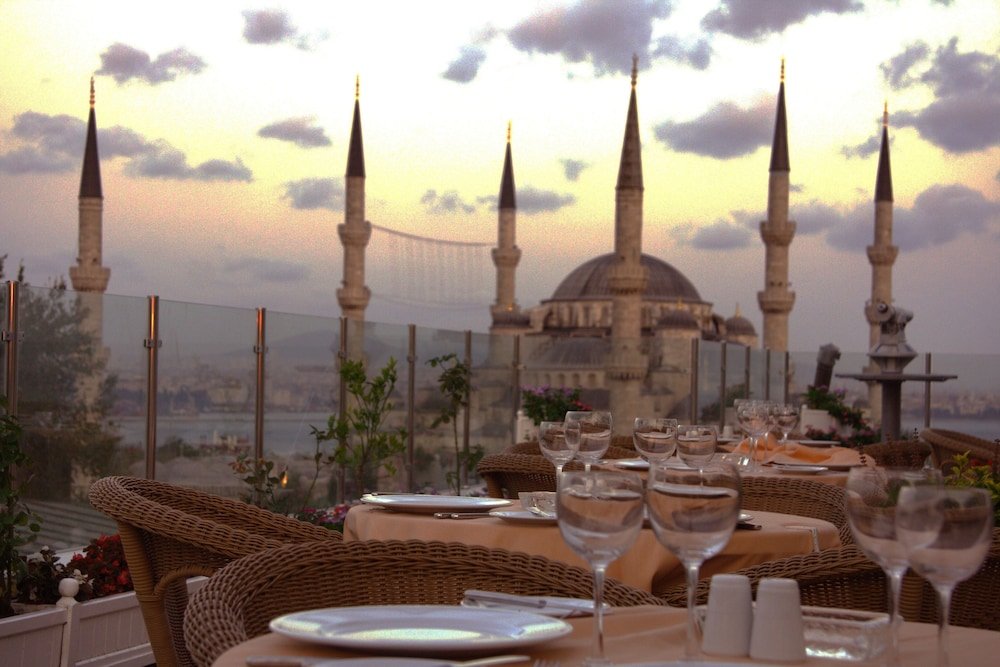 Lady Diana Hotel 19
