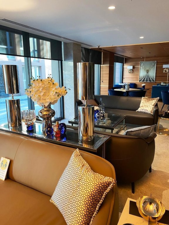 Lady Diana Hotel 20