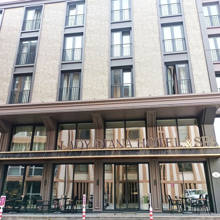 Lady Diana Hotel 3