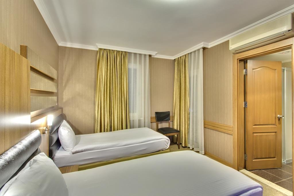 Hotel Antroyal 12