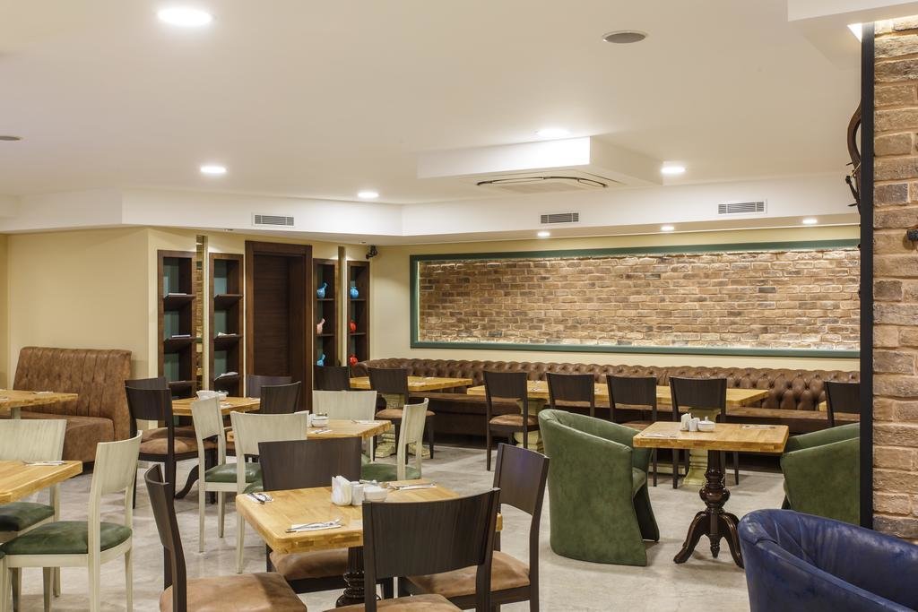 Hotel Antroyal 13