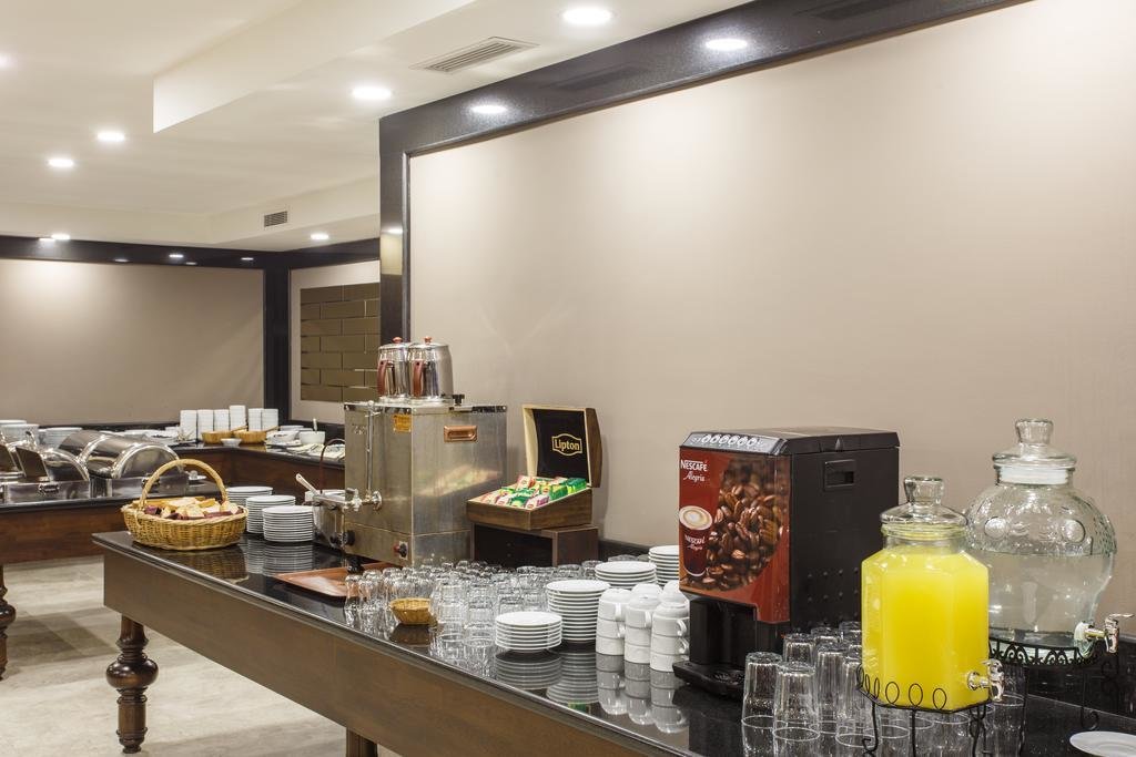 Hotel Antroyal 16