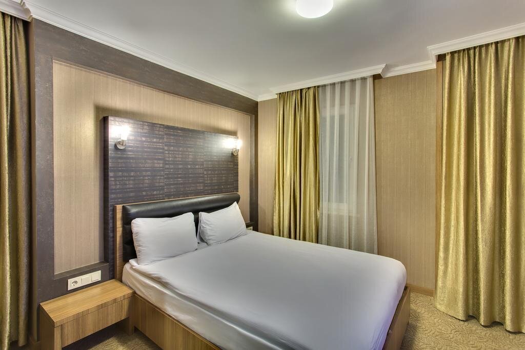 Hotel Antroyal 9