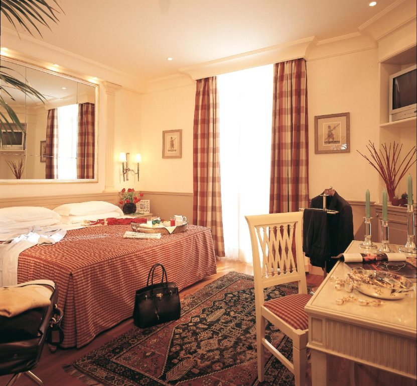 Hotel Villa Glori 9