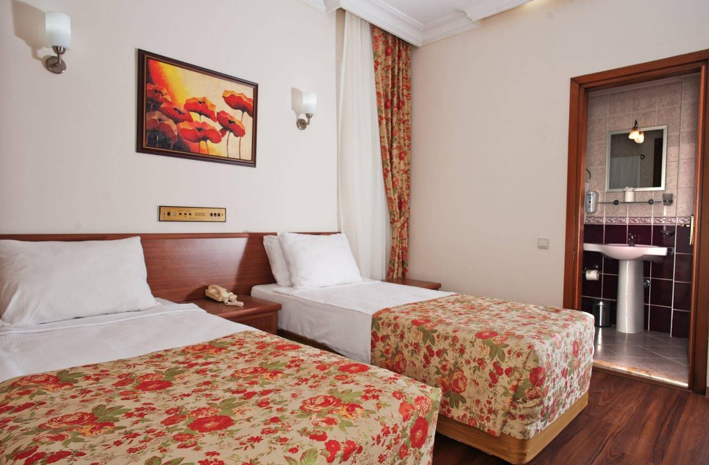Triana Hotel 3
