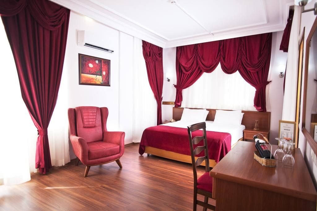 Triana Hotel 4