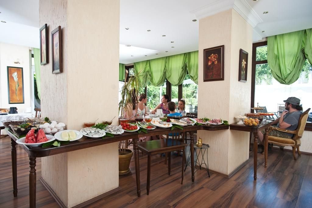 Triana Hotel 8